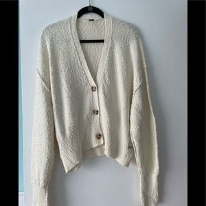 Womens short oversized cardigan.